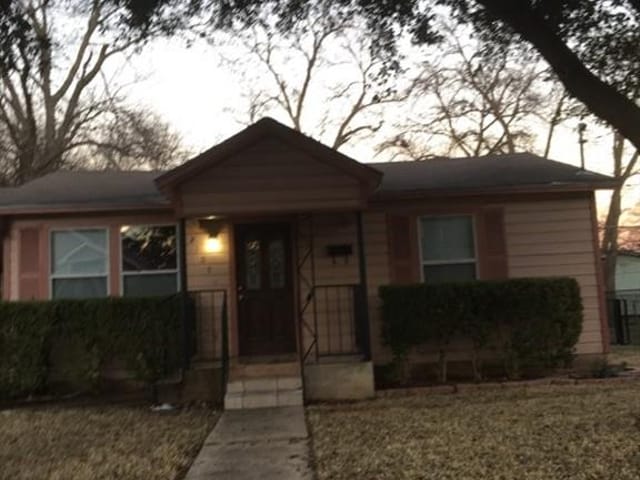 2107 Maple Ave