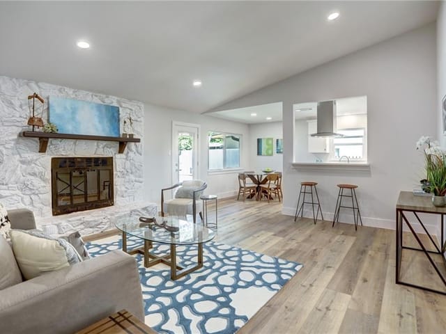 2108 Deadwood Dr