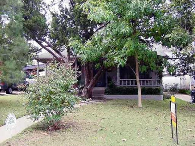 2108 KENWOOD AVE
