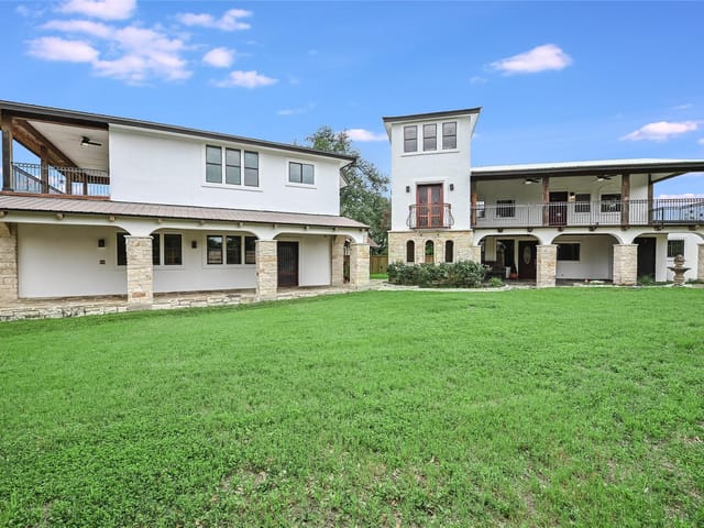 2108 N Cuernavaca Dr