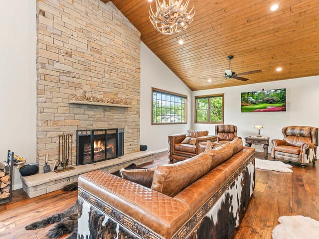 2108 Quiet Stables CIR