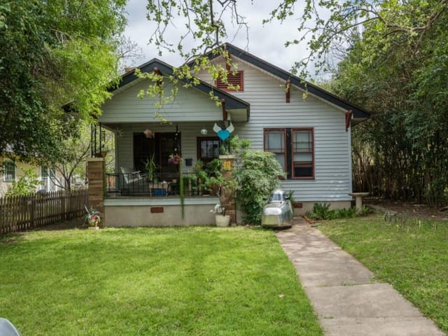 2109 Eva St