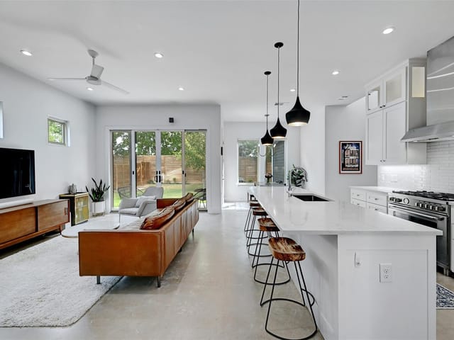 2109 Greenwood Ave Unit #A