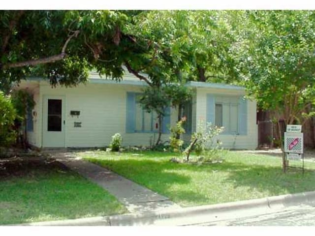 2109 PEACH TREE St