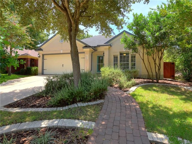 2109 Ravenscroft Dr
