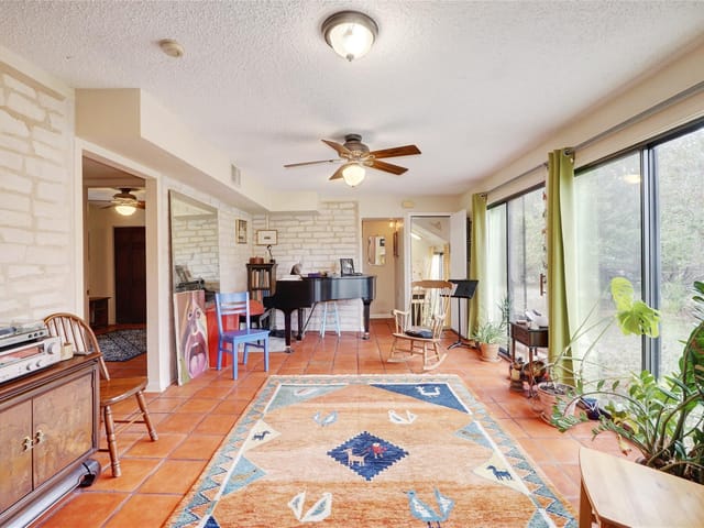 2109 Saratoga Dr