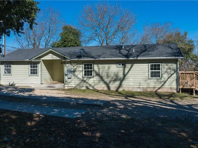2109 Thrasher Ln Unit #3
