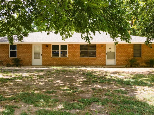 2109 W Avenue B Unit #A and B