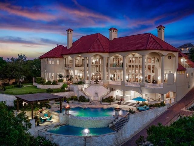 211 Costa Bella Dr