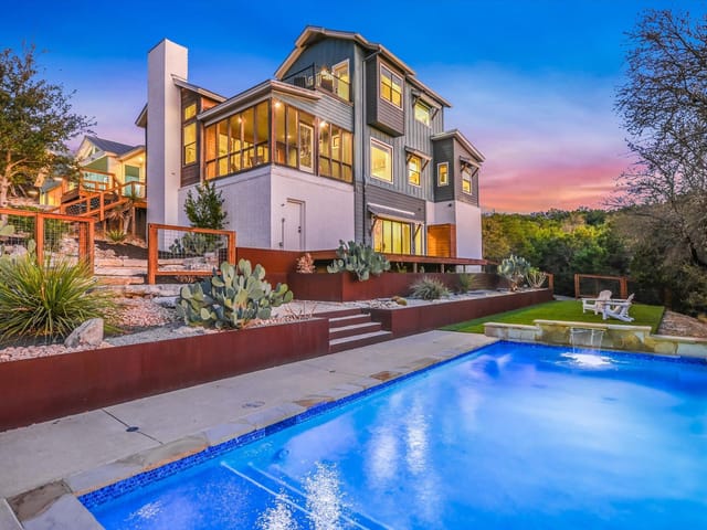 211 Ronay Dr