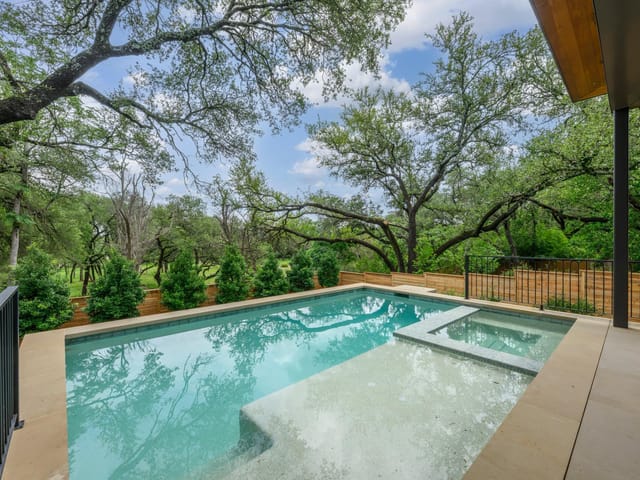 View 211 Westhaven DR in Westlake Park 211 Westhaven DR - front exterior - Luxury home in Westlake Park, West Lake Hills, TX