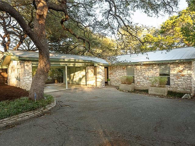 211 Westhaven Dr