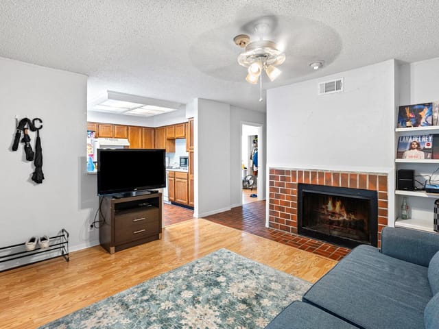 2110 Rio Grande ST Unit #207