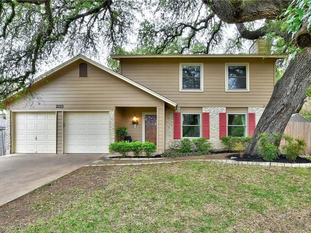 2111 Lear Ln