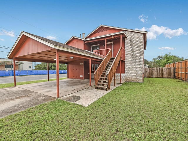 2111 Oak Motte LN