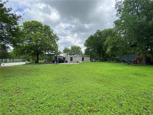 2111 Yellow Jacket Ln