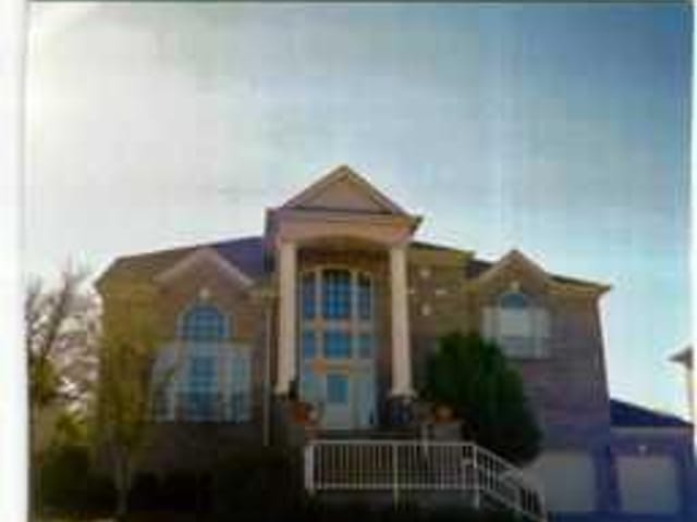 2112 CLIFF EDGE DR