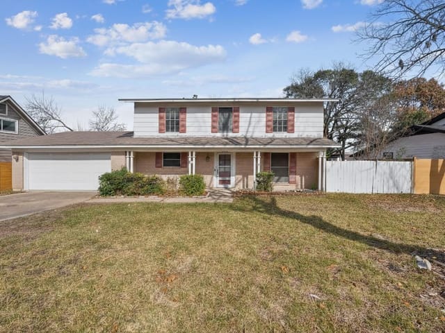 2112 Vanderbilt LN