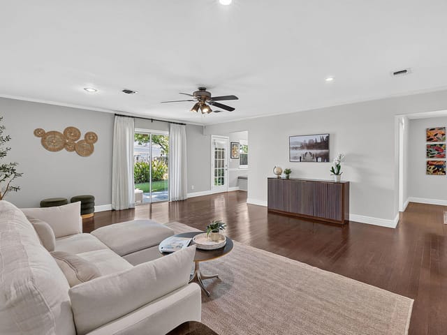 2114 Lanier DR
