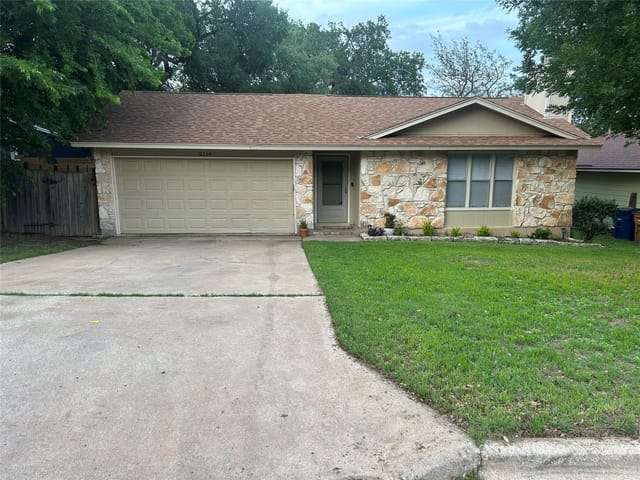 2114 Lear LN