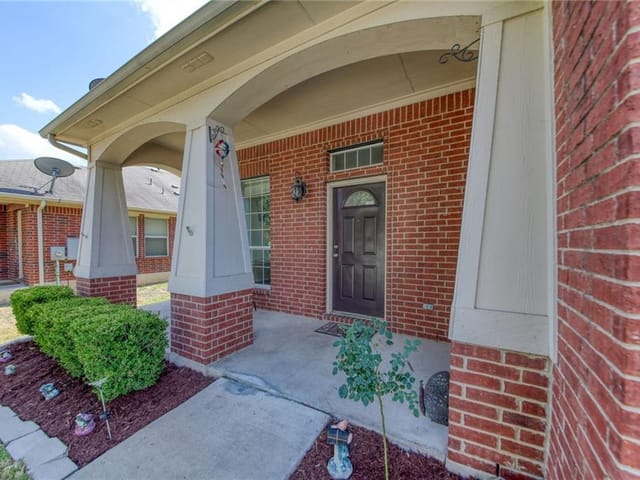 2114 Rachel LN