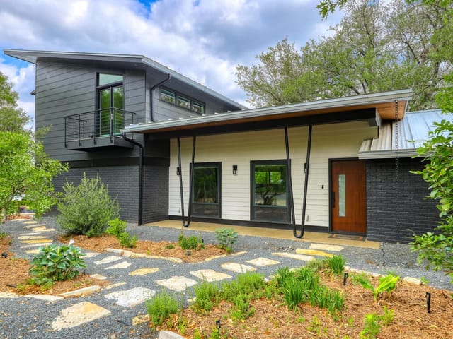 2115 Barton Hills DR