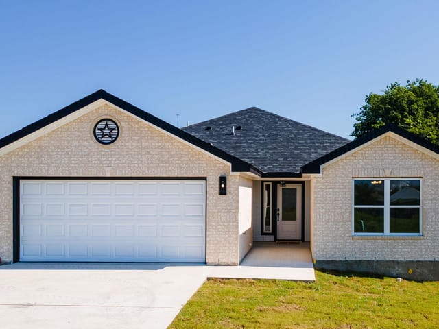 2115 Blackhawk Loop
