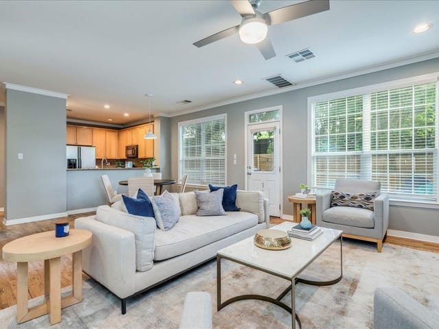 2115 Bluebonnet Ln Unit #3B