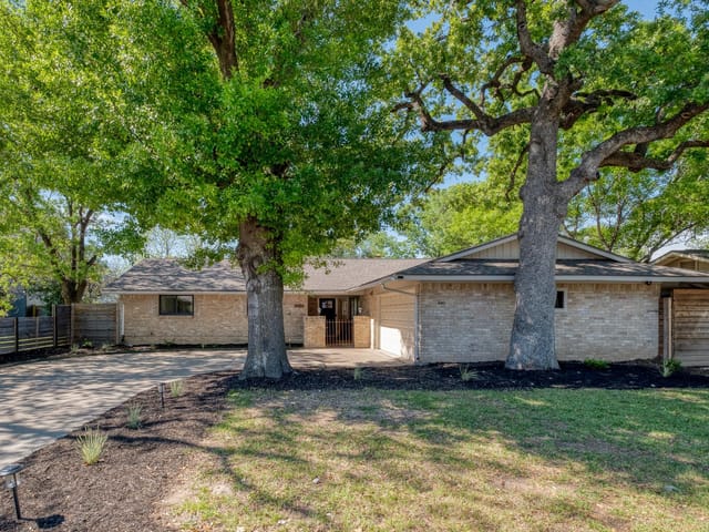 2117 Gaston Place DR