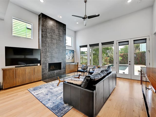 2117 Glendale Pl