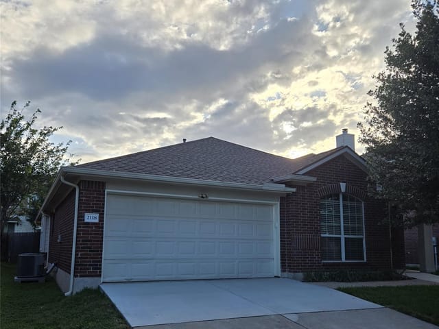 2118 Rachel LN