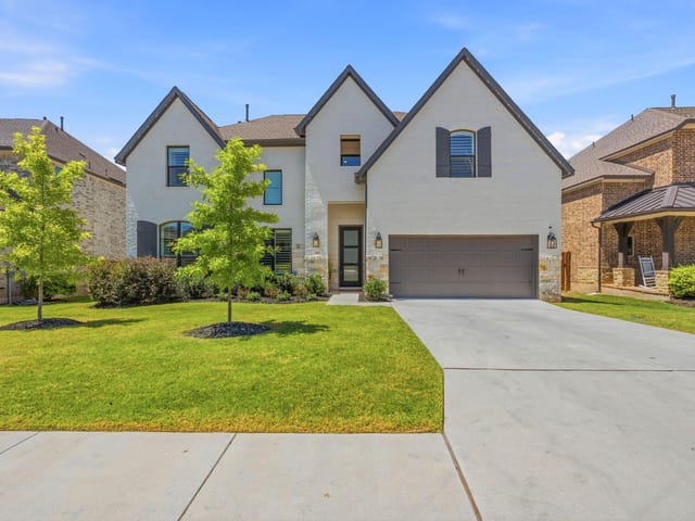 212 Barnstorm LN