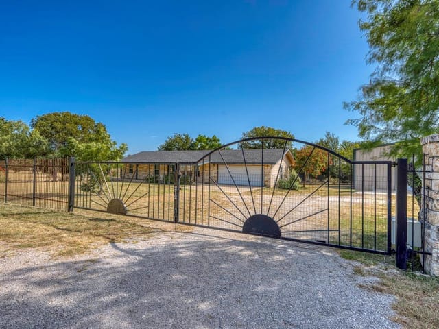 212 Deer DR