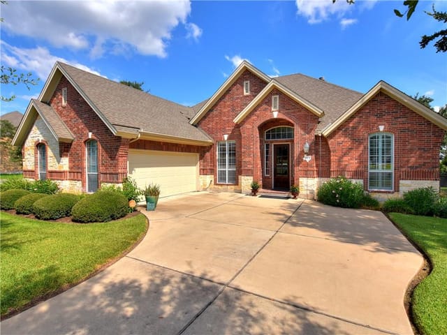 212 Las Colinas DR