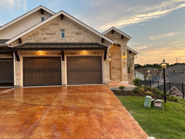 212 Olivia DR