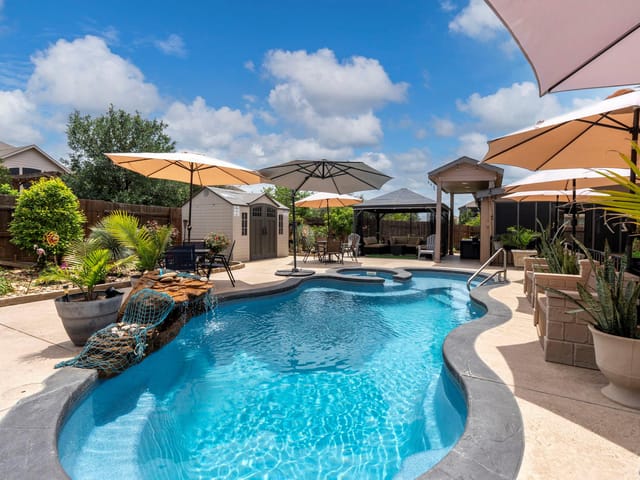 212 Parkrose Dr