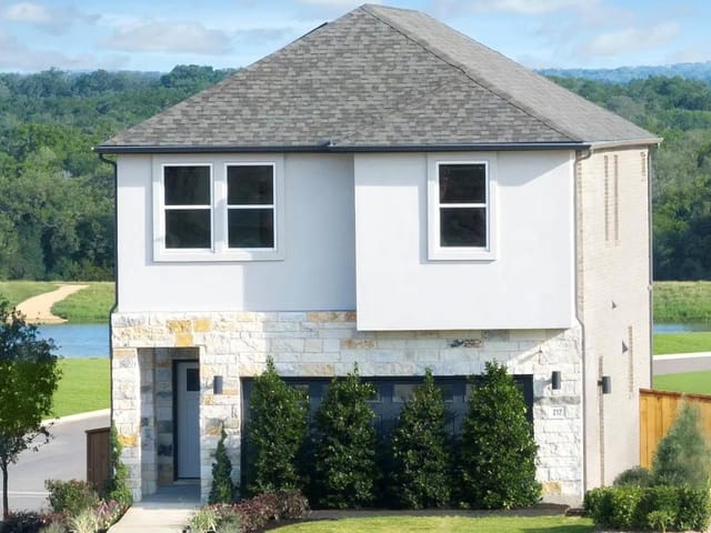 212 Sycamore Pines