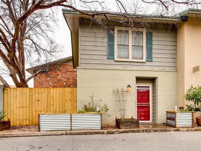 2122 Hancock Dr Unit #103