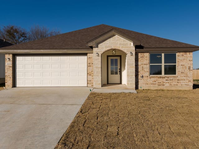 2123 Blackhawk Loop