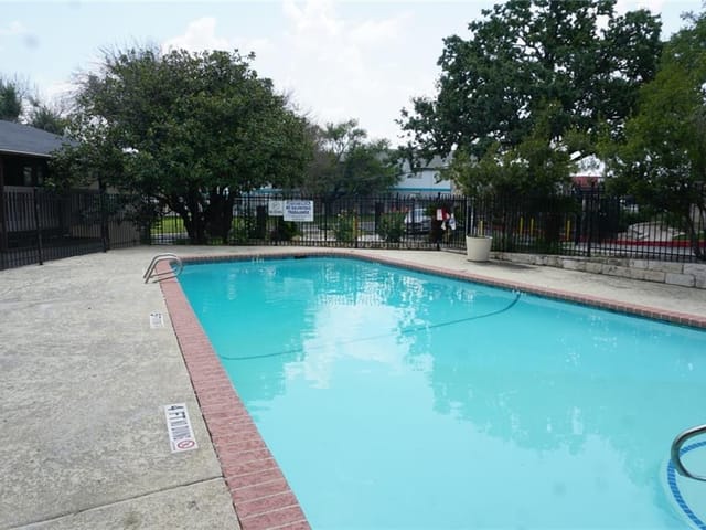 2124 Burton Dr Unit #107