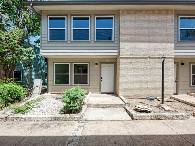 2124 Burton DR Unit #136