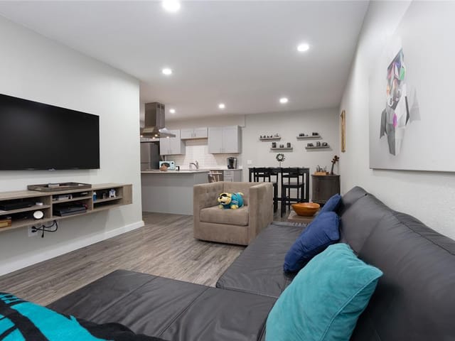 2124 Burton Dr Unit #166