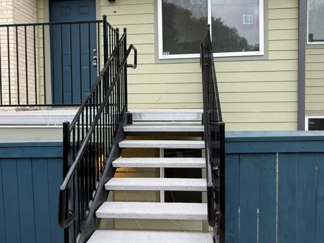 2124 Burton Dr Unit #251