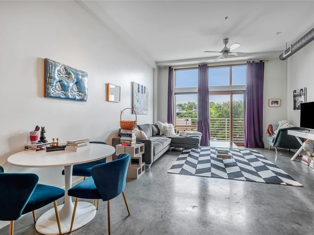 2124 E 6th St Unit #305