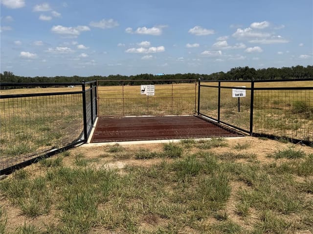 2124 Old Marble Falls RD