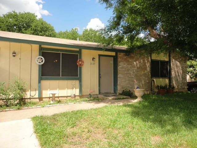 2125 Ponciana Loop