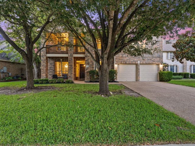2126 Clear Lake PL