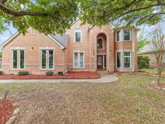 2129 Clear Lake PL