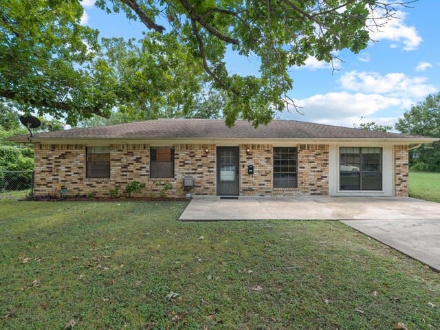 213 Atascosa ST