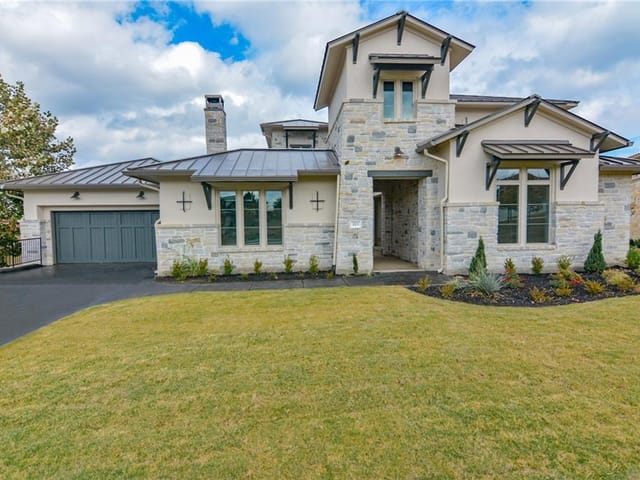 213 Bisset Ct